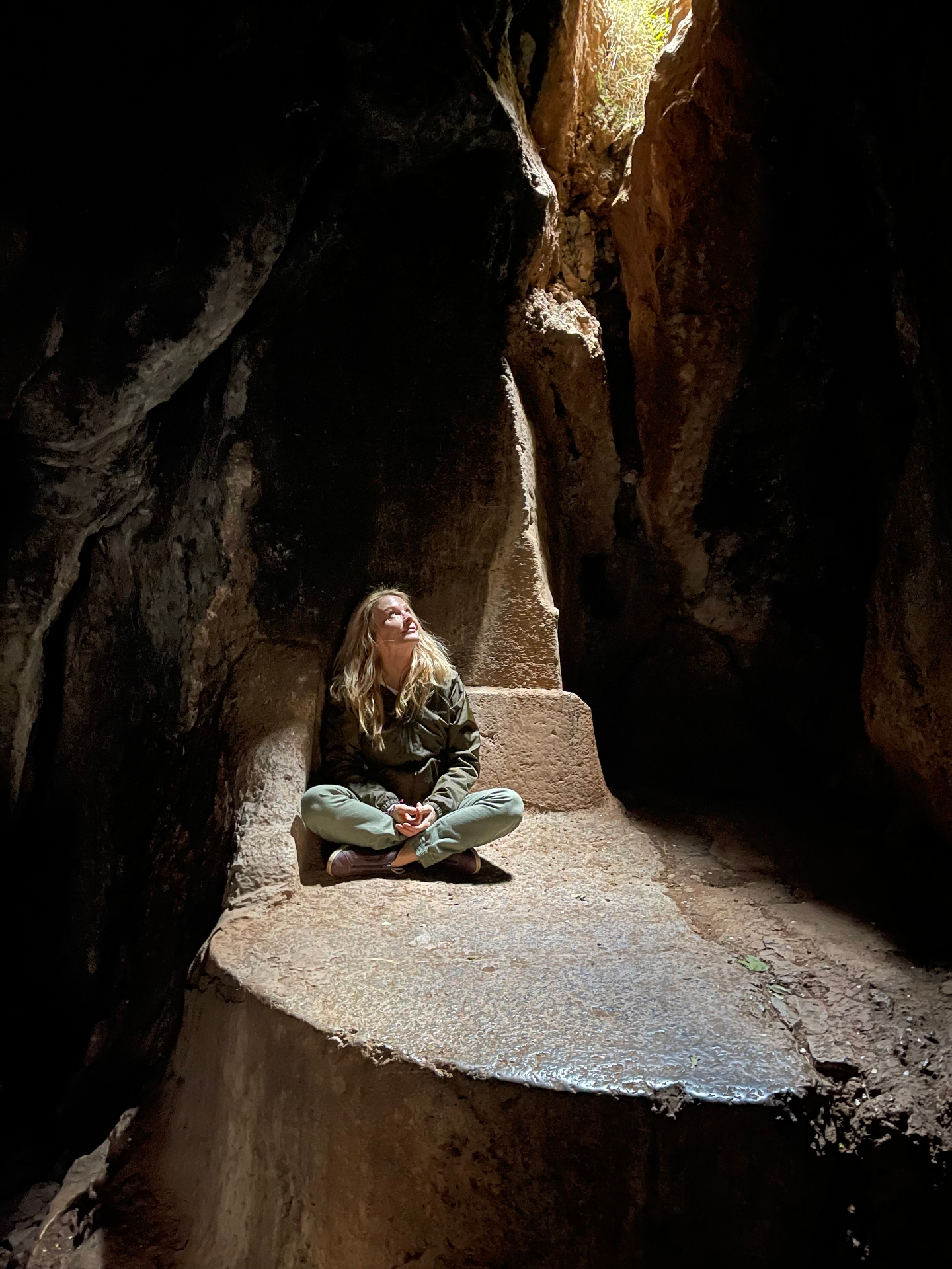 Quiet preparation in a sacred Andean cave — Shamanic Trekker